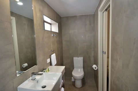 105 On The Park - Accommodation Gladstone 13