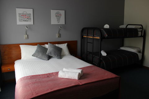 105 On The Park - Accommodation Gladstone 4