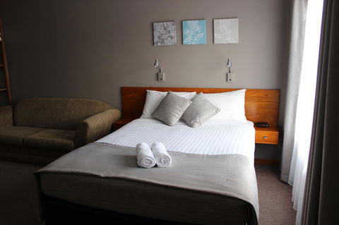 105 On The Park - Accommodation Gladstone 12
