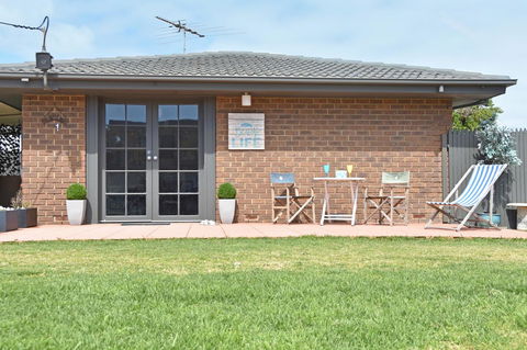 Beach Life Retreat - Accommodation Gladstone 5