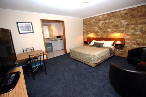 Clare Central - Accommodation Gladstone 16