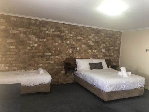 Clare Central - Accommodation Gladstone 3