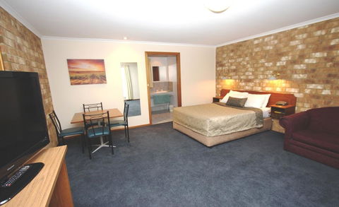 Clare Central - Accommodation Gladstone 24