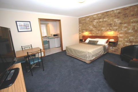 Clare Central - Accommodation Gladstone 12