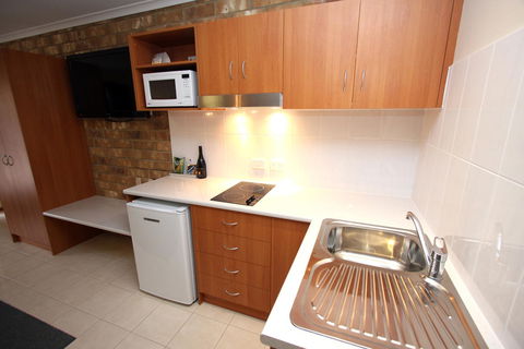 Clare Central - Accommodation Gladstone 10