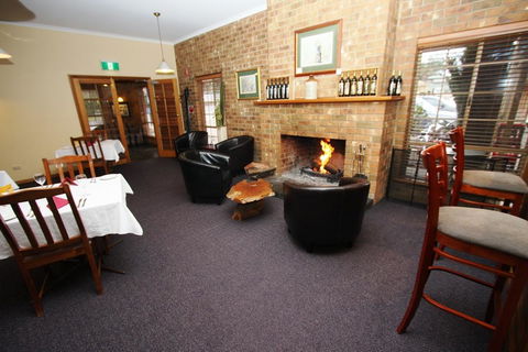 Clare Central - Accommodation Gladstone 25
