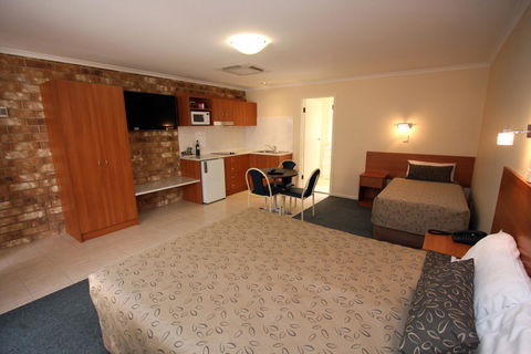 Clare Central - Accommodation Gladstone 19