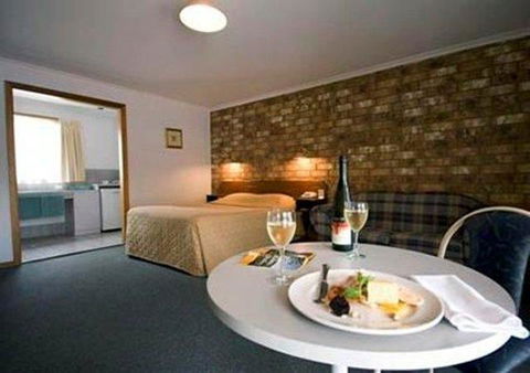 Clare Central - Accommodation Gladstone 30
