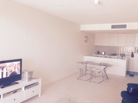 Breakwater Apartment - Accommodation Gladstone 14