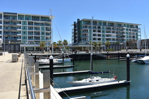 Breakwater Apartment - Accommodation Gladstone 1