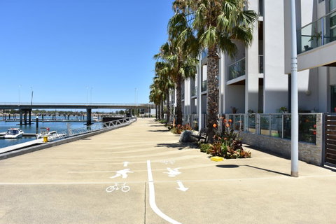 Breakwater Apartment - Accommodation Gladstone 5
