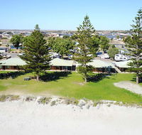 Wallaroo Holiday Park - Accommodation Gladstone