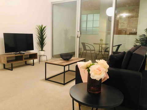 Project BNB On Waymouth - Accommodation Gladstone 10