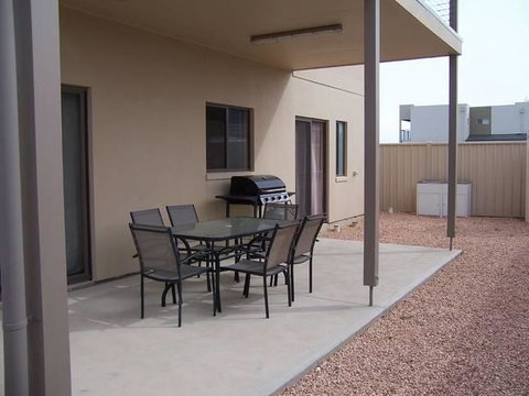 Relax On Par - Accommodation Gladstone 10