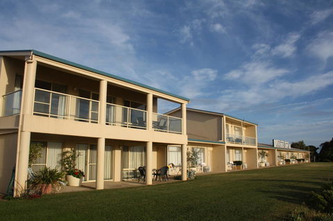 Lakeview Motel And Apartments - Accommodation Gladstone 2