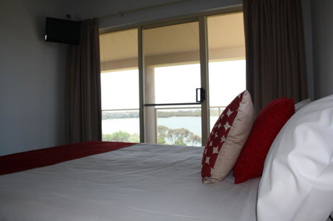 Lakeview Motel And Apartments - Accommodation Gladstone 4