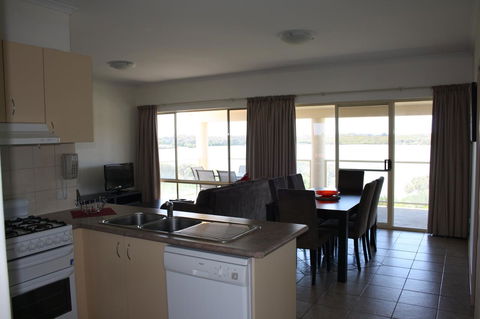 Lakeview Motel And Apartments - Accommodation Gladstone 5