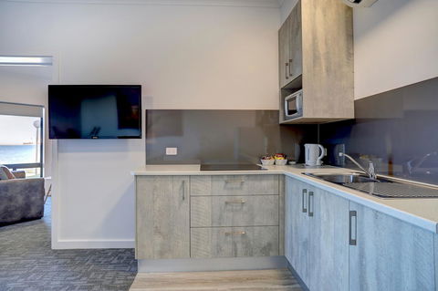 Limani Motel - Accommodation Gladstone 1