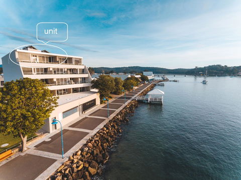 Penthouse On The Promenade - Accommodation Gladstone 1