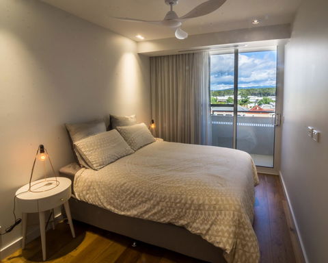 Penthouse On The Promenade - Accommodation Gladstone 10