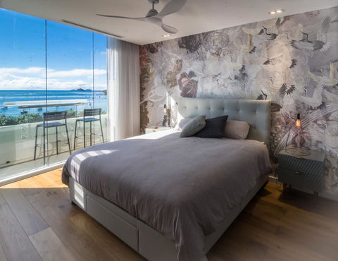 Penthouse On The Promenade - Accommodation Gladstone 7