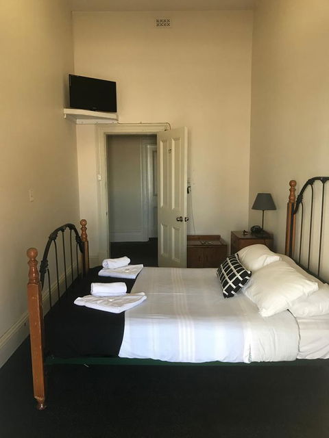 Grosvenor Hotel - Accommodation Gladstone 5