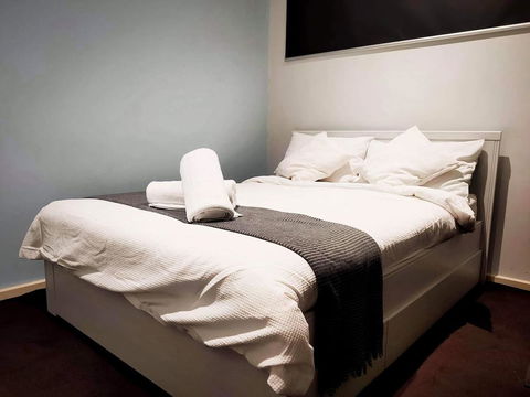 Project BNB On York - Accommodation Gladstone 5