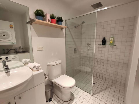 Project BNB On York - Accommodation Gladstone 1