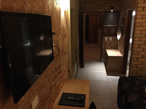 The Lookout Cave Underground Motel - Accommodation Gladstone 26