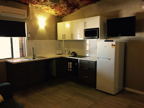 The Lookout Cave Underground Motel - Accommodation Gladstone 41