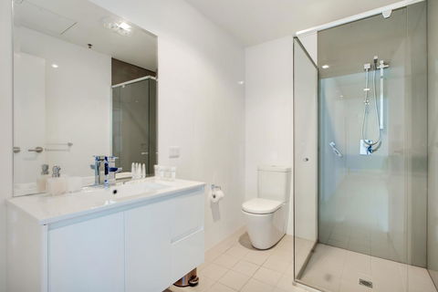 Light And Spacious, Stunning Views Of Adelaide - Accommodation Gladstone 8