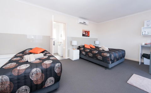 Blue Lake Motel - Accommodation Gladstone 1