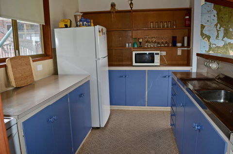 Dolphinview - Accommodation Gladstone 5