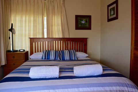 Dolphinview - Accommodation Gladstone 6