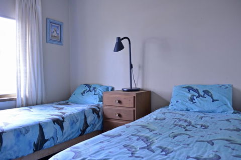 Dolphinview - Accommodation Gladstone 7