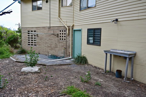 Dolphinview - Accommodation Gladstone 14