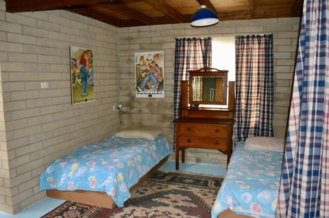 Dolphinview - Accommodation Gladstone 9