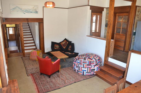 Of Stone & Wood Guesthouse - Accommodation Gladstone 7