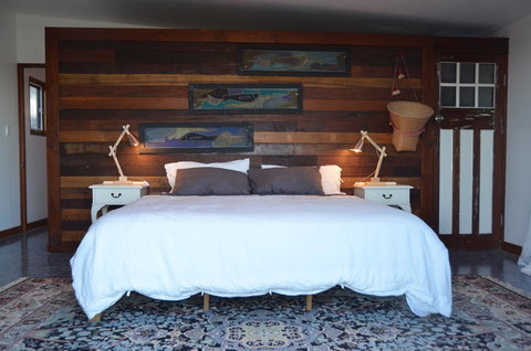 Of Stone & Wood Guesthouse - Accommodation Gladstone 11