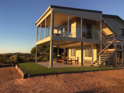 Southern Ocean Lookout - Accommodation Gladstone 11