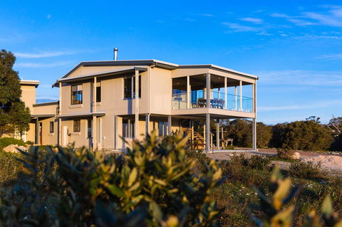 Southern Ocean Lookout - Accommodation Gladstone 15