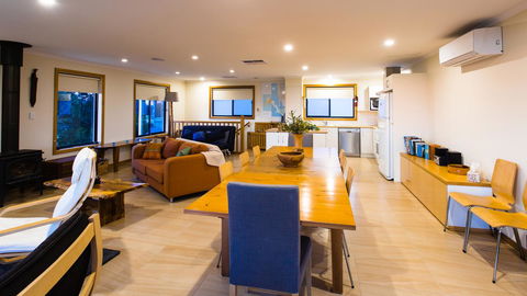 Southern Ocean Lookout - Accommodation Gladstone 9