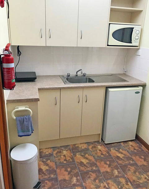 Lake Albert Motel - Accommodation Gladstone 32