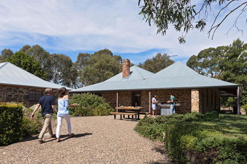 Jacobs Estate Cottage - Accommodation Gladstone 1