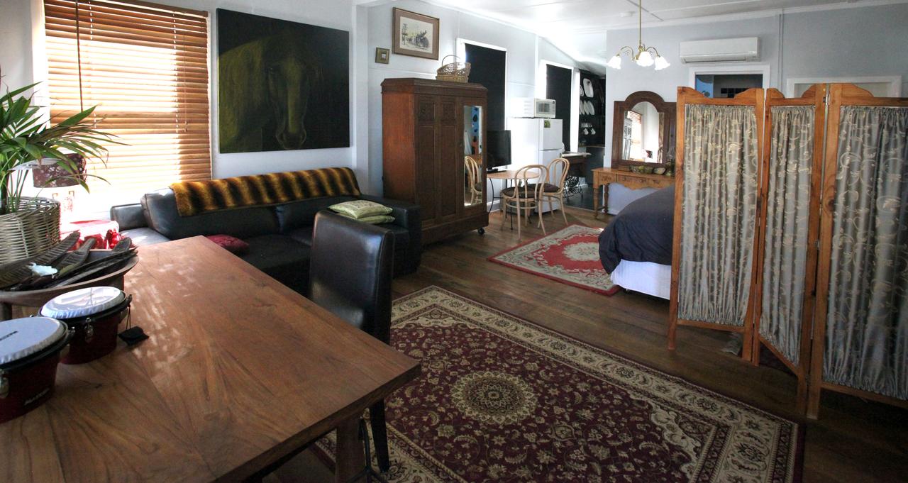Larbert NSW Accommodation Gladstone