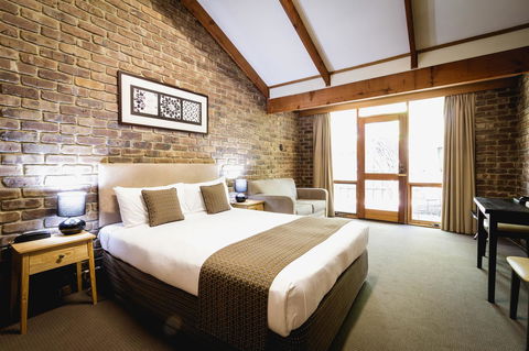 The Lodge By Manna - Accommodation Gladstone 4