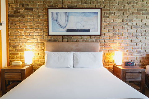 The Lodge By Manna - Accommodation Gladstone 7