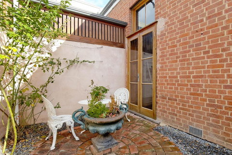 Druids Hall - Accommodation Gladstone 11