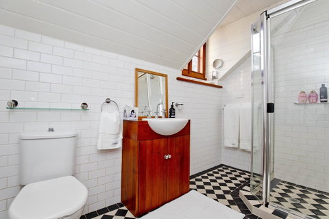 Druids Hall - Accommodation Gladstone 8