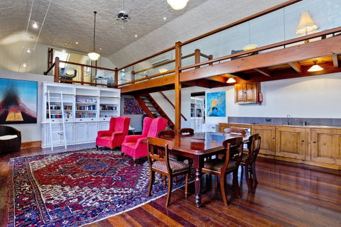 Druids Hall - Accommodation Gladstone 2